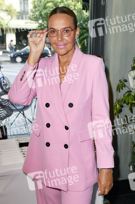 Präsentation von Natascha Ochsenknechts Brillenkollektion in Berlin