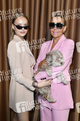 Präsentation von Natascha Ochsenknechts Brillenkollektion in Berlin