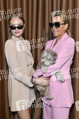 Präsentation von Natascha Ochsenknechts Brillenkollektion in Berlin