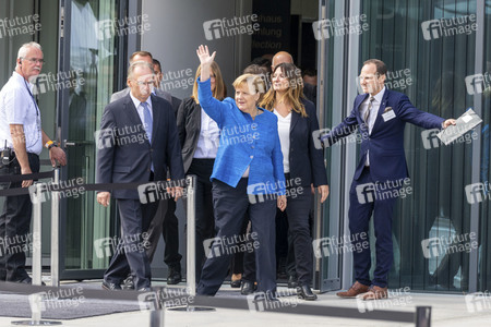 Angela Merkel besucht das Bauhaus Museum in Dessau-Roßlau