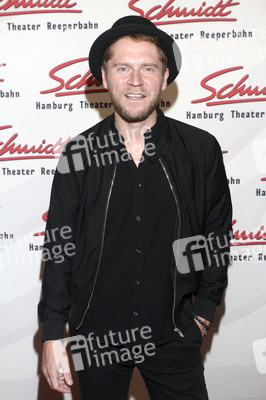 Revue 'Nutten, Koks und frische Erdbeeren' in Hamburg