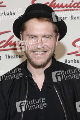 Revue 'Nutten, Koks und frische Erdbeeren' in Hamburg