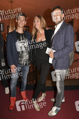 Theaterpremiere 'Monsieur Claude und seine Töchter' in München