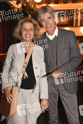 Theaterpremiere 'Monsieur Claude und seine Töchter' in München