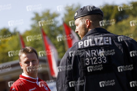 Polizeimaßnahmen beim Derby 1. FC Köln gegen Borussia Mönchengladbach in Köln