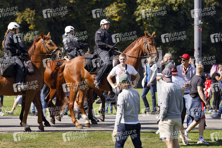 Polizeimaßnahmen beim Derby 1. FC Köln gegen Borussia Mönchengladbach in Köln