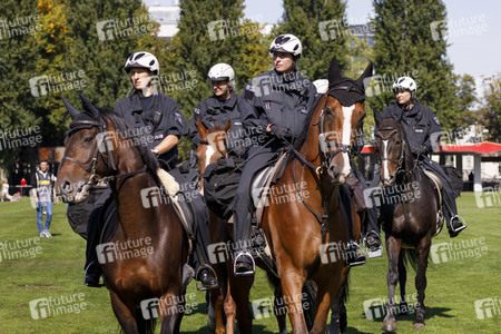 Polizeimaßnahmen beim Derby 1. FC Köln gegen Borussia Mönchengladbach in Köln