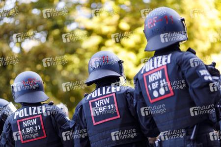 Polizeimaßnahmen beim Derby 1. FC Köln gegen Borussia Mönchengladbach in Köln