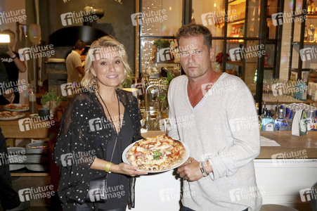 'Henry Likes Pizza' Event in Hamburg