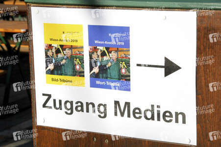 Wiesn Anstich auf dem Oktoberfest 2019 im Schottenhamel Festzelt in München