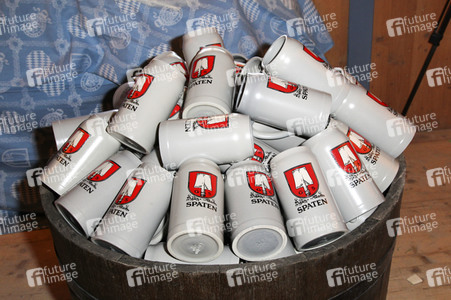 Wiesn Anstich auf dem Oktoberfest 2019 im Schottenhamel Festzelt in München