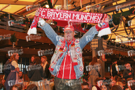 Wiesn Anstich auf dem Oktoberfest 2019 im Schottenhamel Festzelt in München