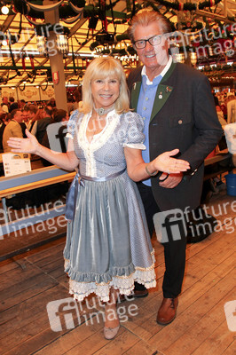Wiesn Anstich auf dem Oktoberfest 2019 im Schottenhamel Festzelt in München