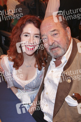 Wiesn Anstich auf dem Oktoberfest 2019 im Schottenhamel Festzelt in München