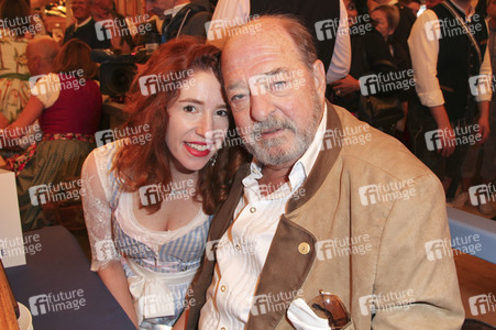 Wiesn Anstich auf dem Oktoberfest 2019 im Schottenhamel Festzelt in München
