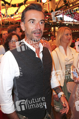 Wiesn Anstich auf dem Oktoberfest 2019 im Schottenhamel Festzelt in München