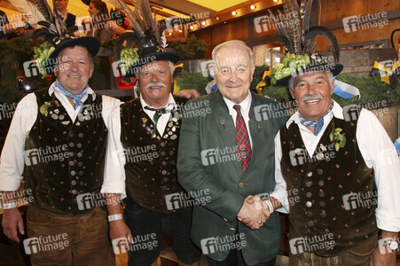 Wiesn Anstich auf dem Oktoberfest 2019 im Schottenhamel Festzelt in München