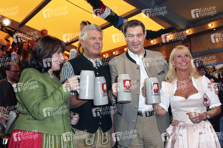 Wiesn Anstich auf dem Oktoberfest 2019 im Schottenhamel Festzelt in München