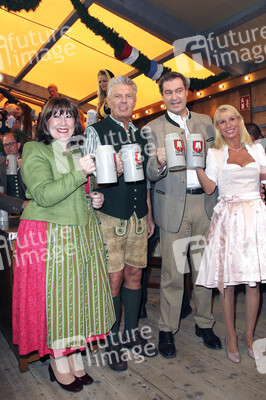 Wiesn Anstich auf dem Oktoberfest 2019 im Schottenhamel Festzelt in München