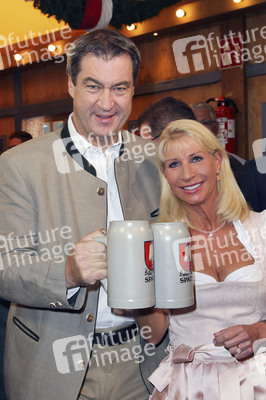Wiesn Anstich auf dem Oktoberfest 2019 im Schottenhamel Festzelt in München