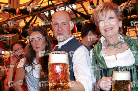 Wiesn Anstich auf dem Oktoberfest 2019 im Schottenhamel Festzelt in München