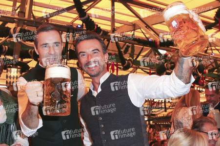 Wiesn Anstich auf dem Oktoberfest 2019 im Schottenhamel Festzelt in München