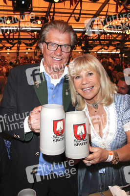 Wiesn Anstich auf dem Oktoberfest 2019 im Schottenhamel Festzelt in München