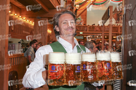 Wiesn Anstich auf dem Oktoberfest 2019 im Schottenhamel Festzelt in München
