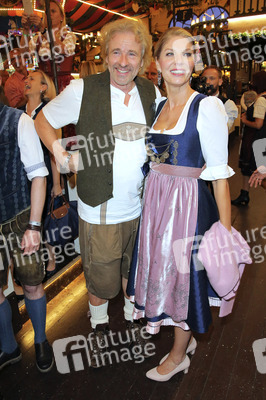 Im Marstall Festzelt auf dem Oktoberfest 2019 in München
