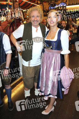 Im Marstall Festzelt auf dem Oktoberfest 2019 in München