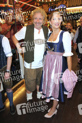 Im Marstall Festzelt auf dem Oktoberfest 2019 in München