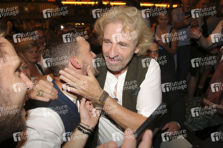 Im Marstall Festzelt auf dem Oktoberfest 2019 in München