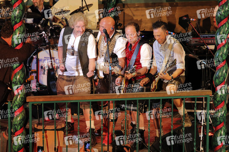 Im Marstall Festzelt auf dem Oktoberfest 2019 in München