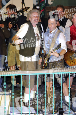 Im Marstall Festzelt auf dem Oktoberfest 2019 in München