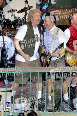 Im Marstall Festzelt auf dem Oktoberfest 2019 in München