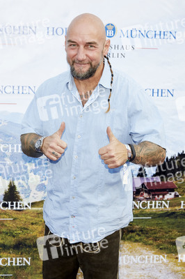 Offizieller Wiesn Anstich 2019 im Hofbräu Berlin