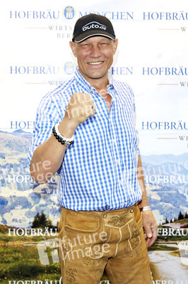 Offizieller Wiesn Anstich 2019 im Hofbräu Berlin