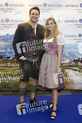 Offizieller Wiesn Anstich 2019 im Hofbräu Berlin