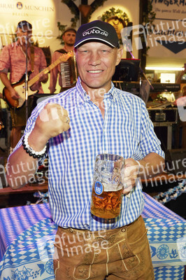 Offizieller Wiesn Anstich 2019 im Hofbräu Berlin