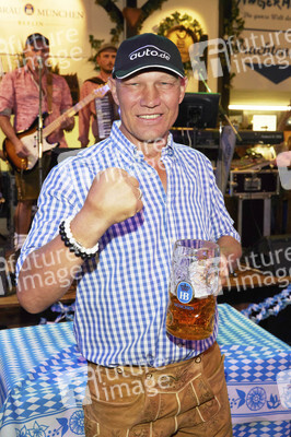 Offizieller Wiesn Anstich 2019 im Hofbräu Berlin