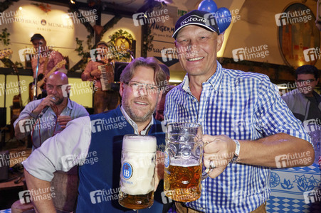 Offizieller Wiesn Anstich 2019 im Hofbräu Berlin