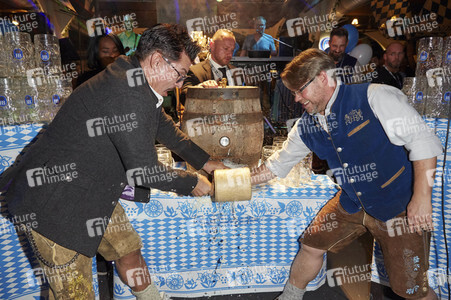 Offizieller Wiesn Anstich 2019 im Hofbräu Berlin