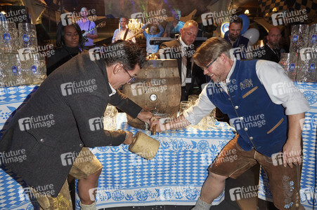 Offizieller Wiesn Anstich 2019 im Hofbräu Berlin