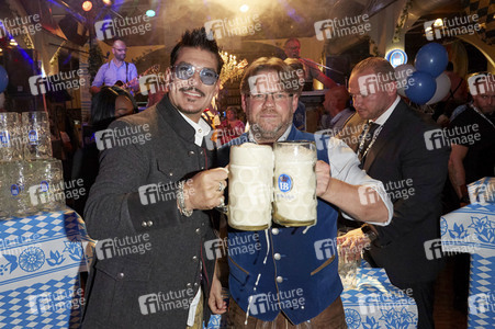 Offizieller Wiesn Anstich 2019 im Hofbräu Berlin
