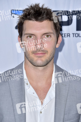 Filmpremiere '7 Days to Vegas' in Beverly Hills