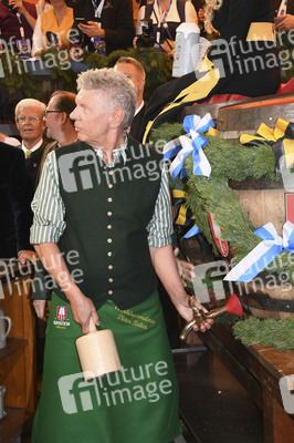 Wiesn Anstich auf dem Oktoberfest 2019 im Schottenhamel Festzelt in München