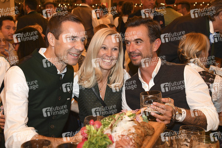Wiesn Anstich auf dem Oktoberfest 2019 im Schottenhamel Festzelt in München