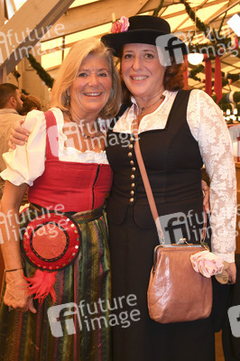 Wiesn Anstich auf dem Oktoberfest 2019 im Schottenhamel Festzelt in München