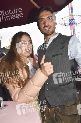 Cathy Hummels Wiesn-Bummel auf dem Oktoberfest 2019 im München