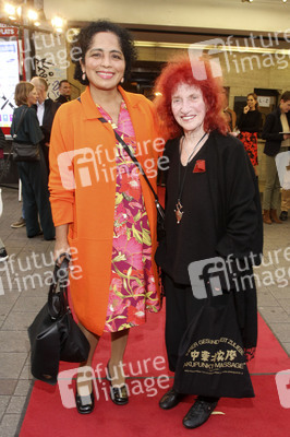 Premiere der Spielzeit 2019/2020 des Hansa Theater in Hamburg